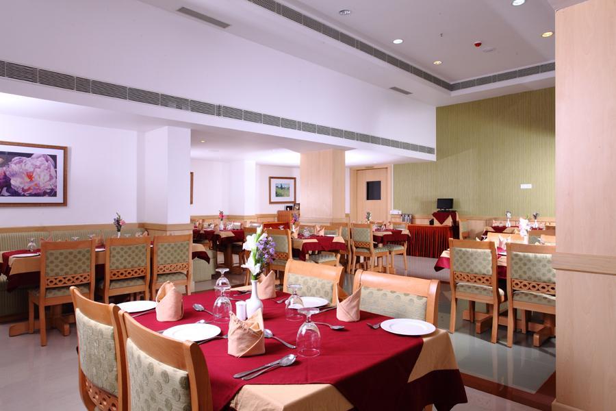 Pooram International Hotel Thrissur Екстериор снимка