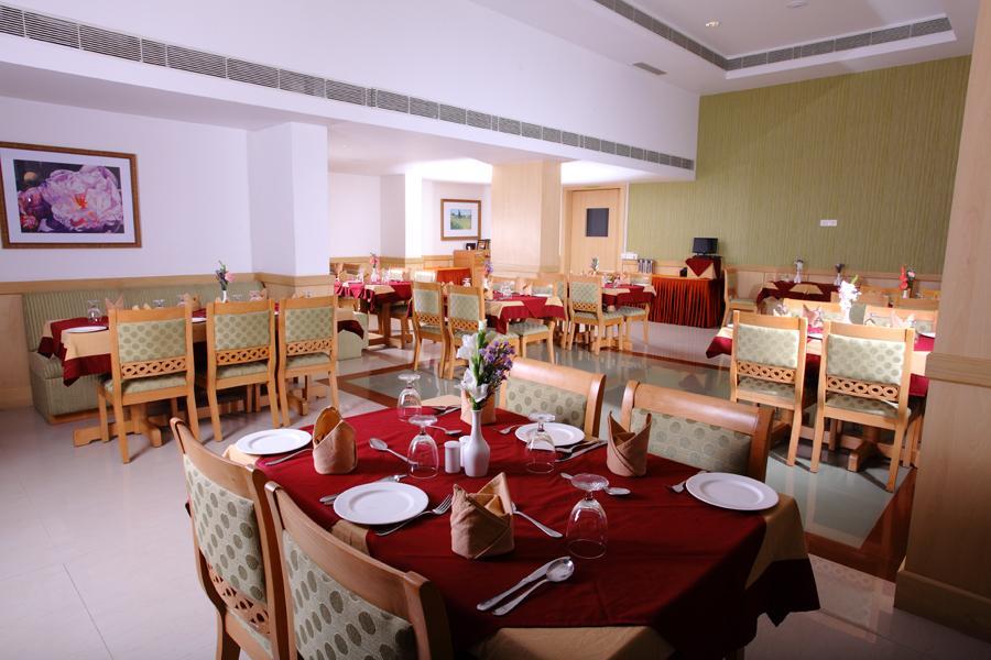 Pooram International Hotel Thrissur Екстериор снимка
