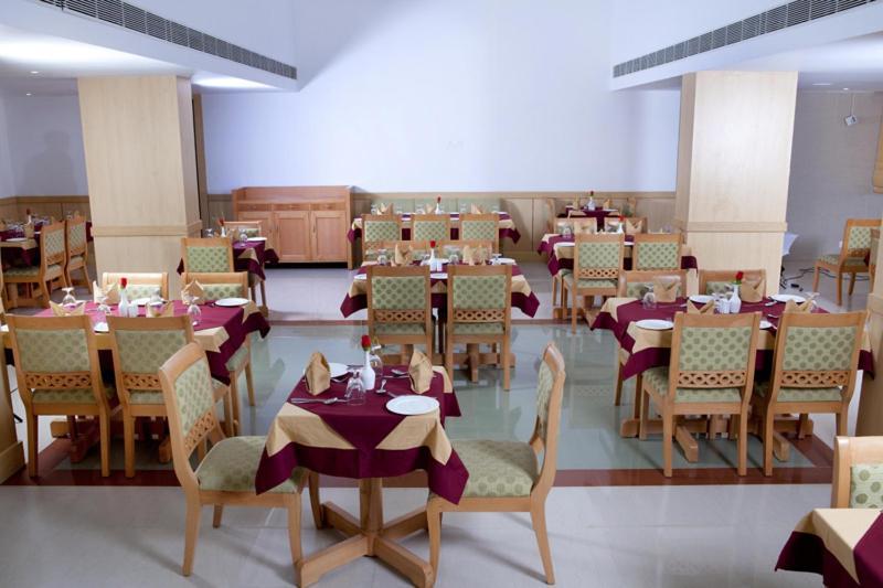 Pooram International Hotel Thrissur Екстериор снимка