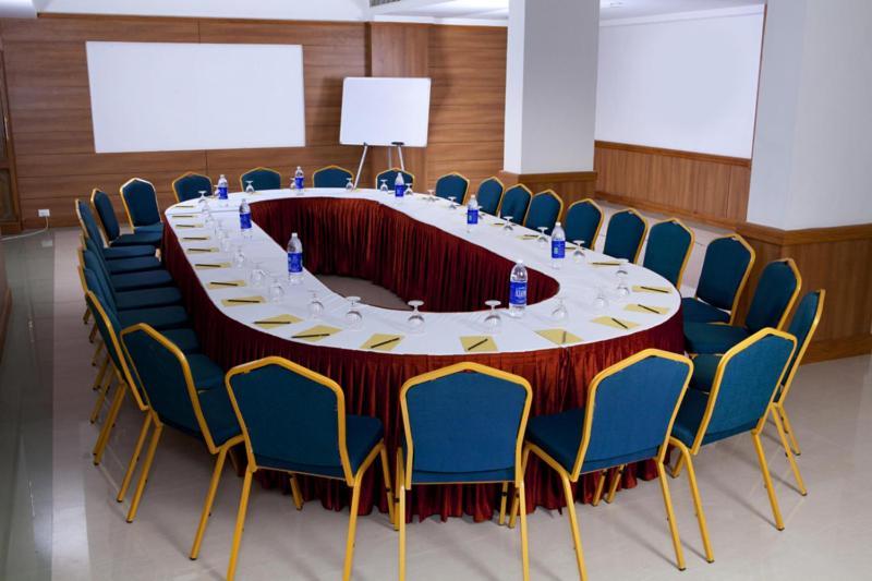 Pooram International Hotel Thrissur Екстериор снимка